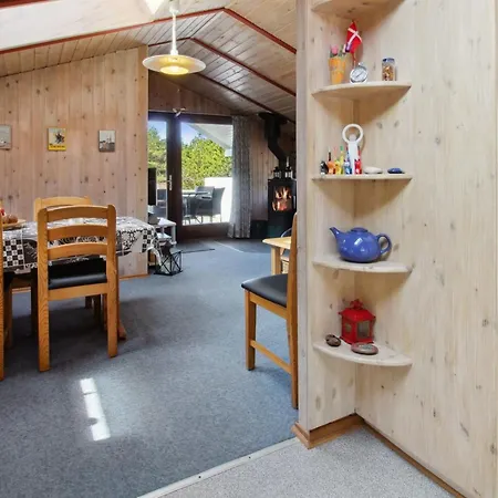 Elpida - 2km From The Sea By Interhome Lakolk