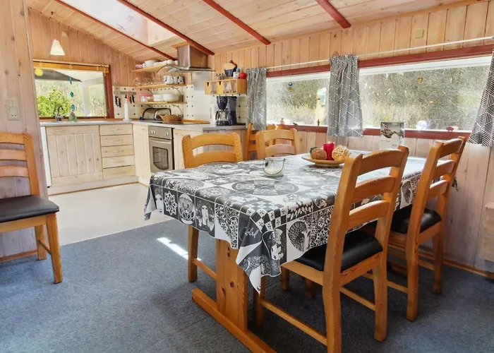 Elpida - 2km From The Sea By Interhome Lakolk