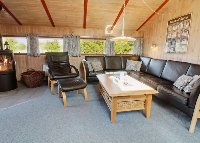 Elpida - 2km From The Sea By Interhome Lakolk